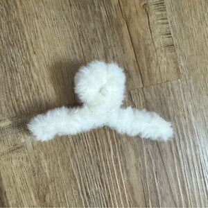 Cream colored fur hair clip